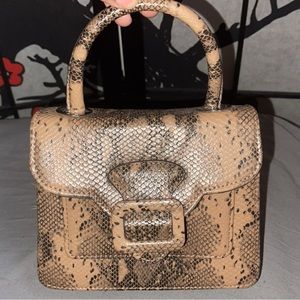 CUUUUTE, cheetah print purse. Never been worn, not even once.